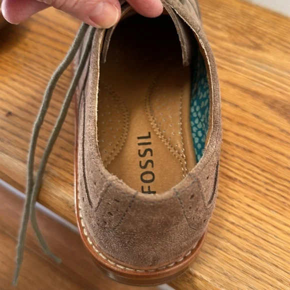 Fossil size 8 1/2 taupe suede oxford wingtip - Picture 2 of 5